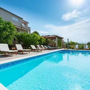 Apartment Duje, Kaštela